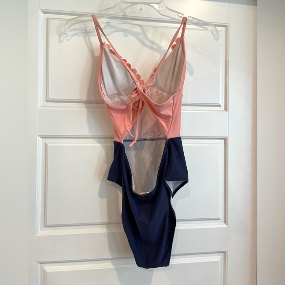 Cupshe High Cut One Piece Swimsuit - Picture 2 of 5